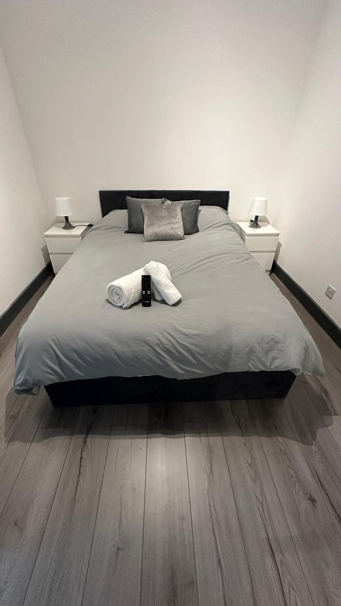 Modern 2 Bed Near Turf Moor Football Stadium, Parks, Canal And Lake Μπέρνλεϊ Εξωτερικό φωτογραφία