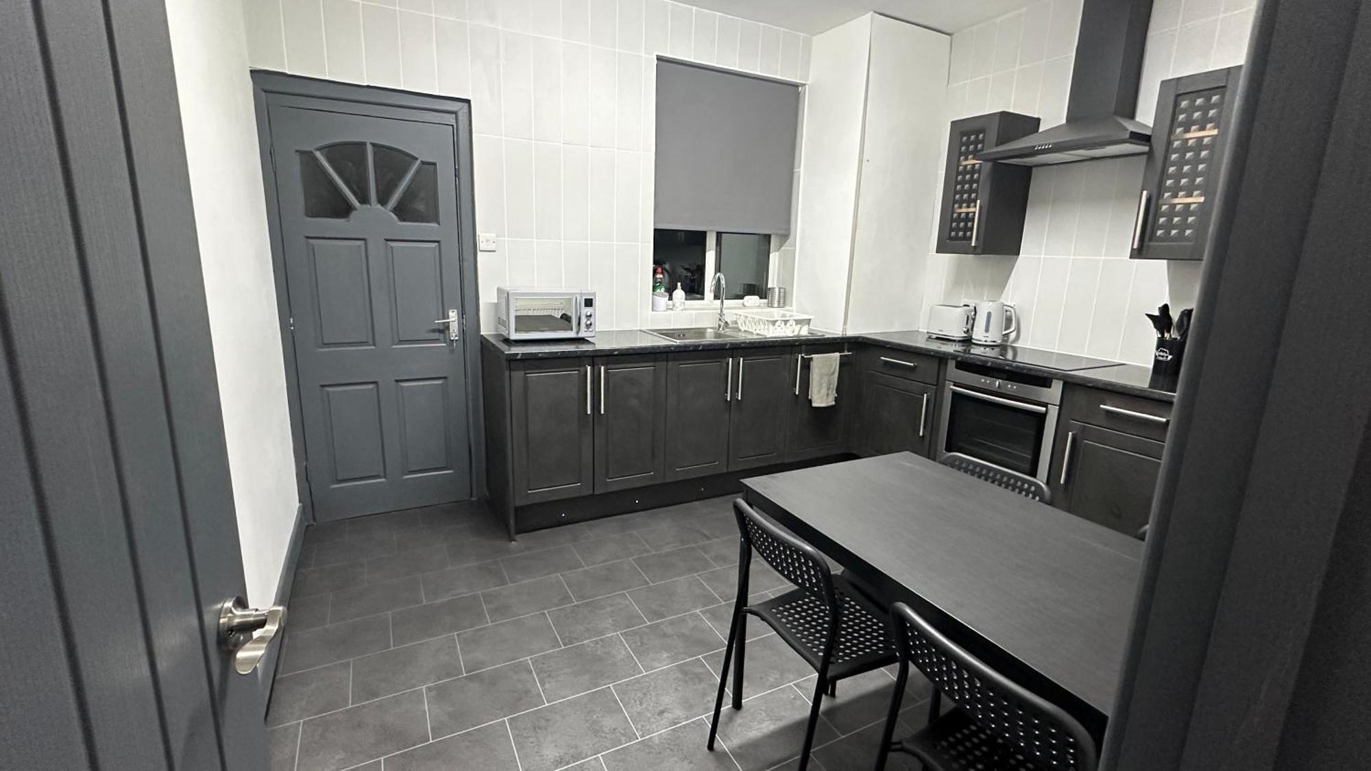Modern 2 Bed Near Turf Moor Football Stadium, Parks, Canal And Lake Μπέρνλεϊ Εξωτερικό φωτογραφία