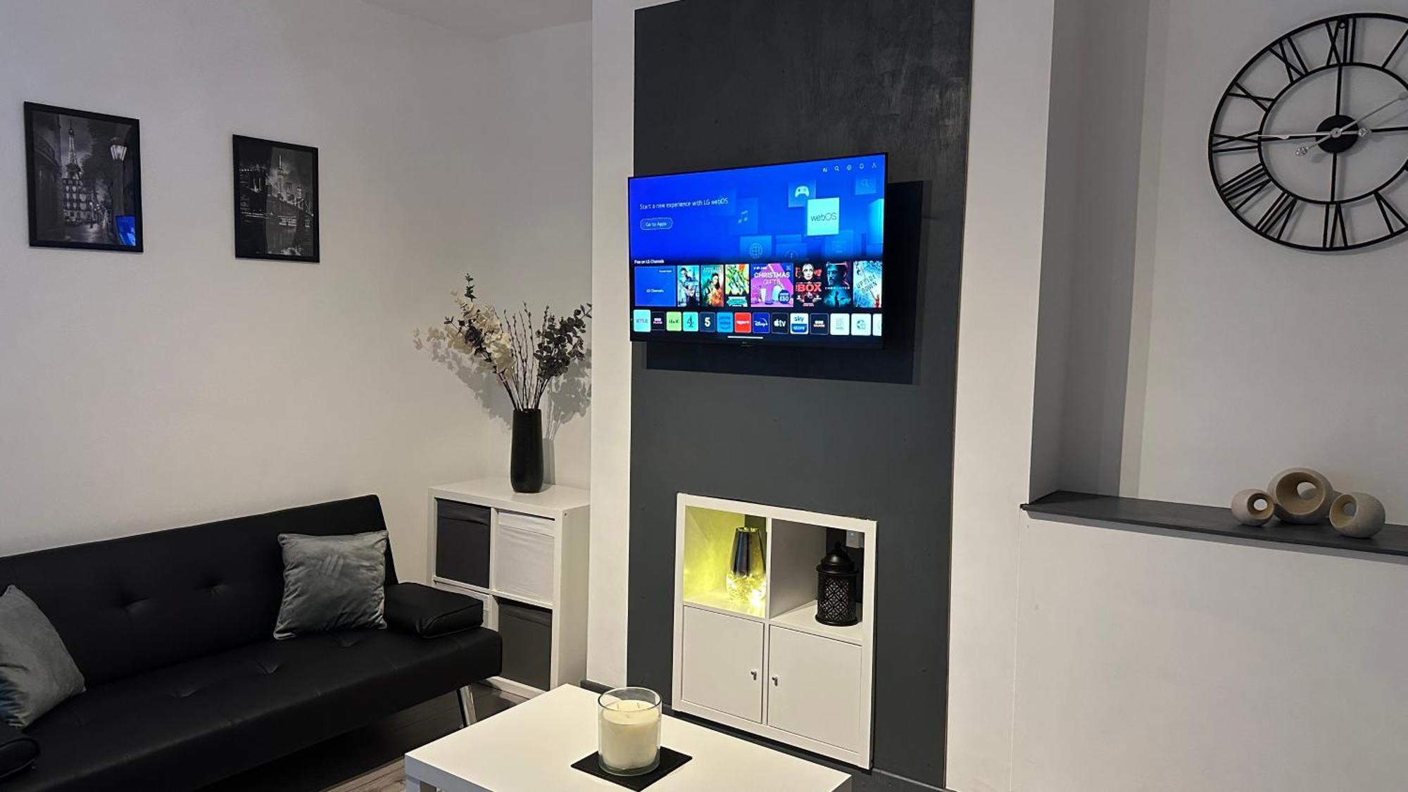 Modern 2 Bed Near Turf Moor Football Stadium, Parks, Canal And Lake Μπέρνλεϊ Εξωτερικό φωτογραφία